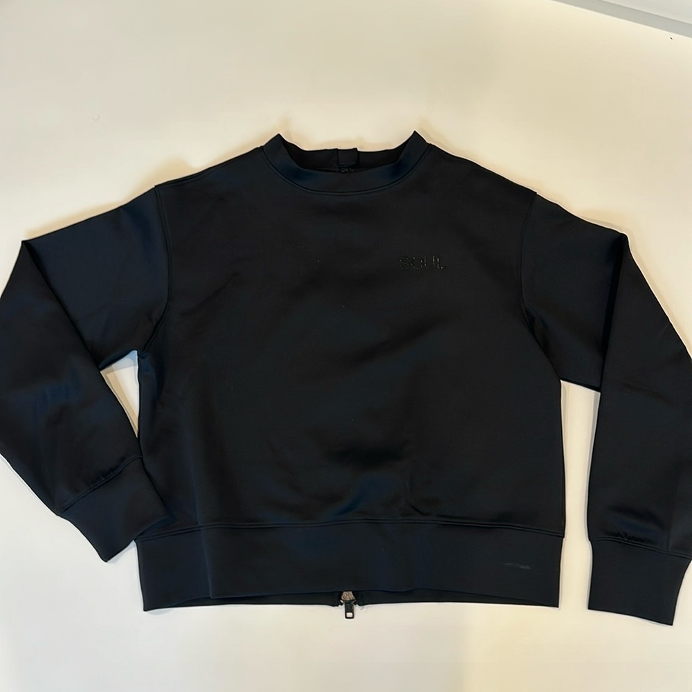 Soul cycle scuba pullover